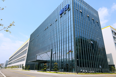 新日鋰電嘉年華燃動(dòng)溫州 臺(tái)州廠長直播帶貨引爆消費(fèi)熱潮